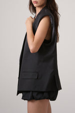 Cargar imagen en el visor de la galería, VEST HYO - TALLA M - GRIS OXFORD TEXTURA RAYAS
