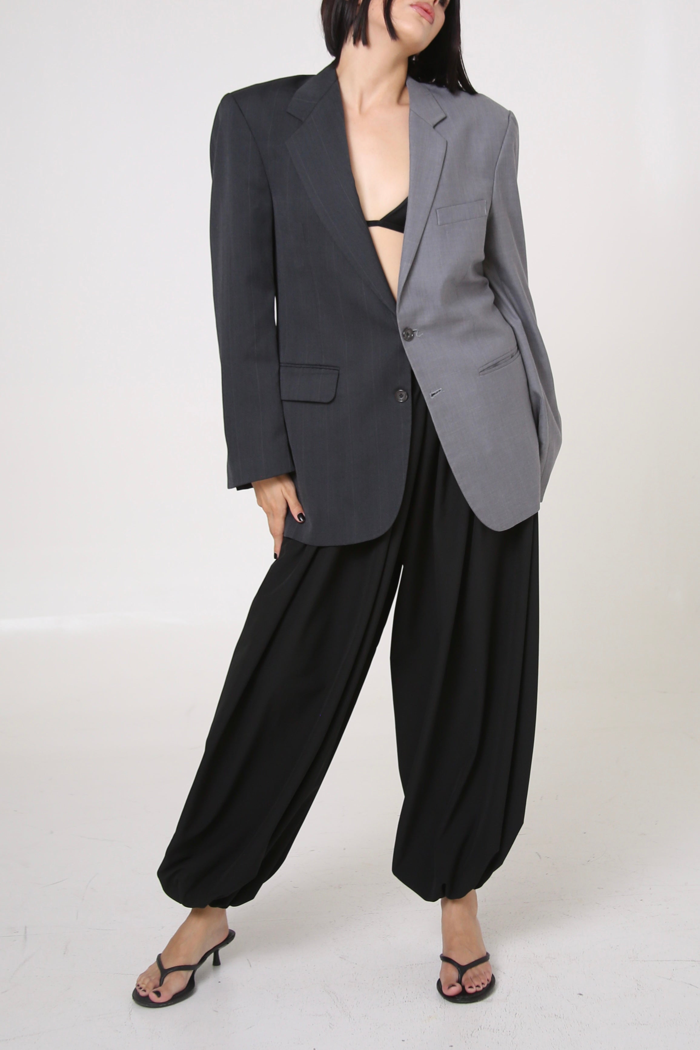 BLAZER DU - TALLA S - MITAD GRIS CLARO y GRIS OSCURO RAYA DIPLOMÁTICAS