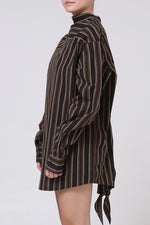 Cargar imagen en el visor de la galería, CAMISA ENSO - UNITALLA - CAFÉ RAYAS
