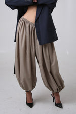 Cargar imagen en el visor de la galería, PANTALÓN SAORI - UNITALLA - BEIGE
