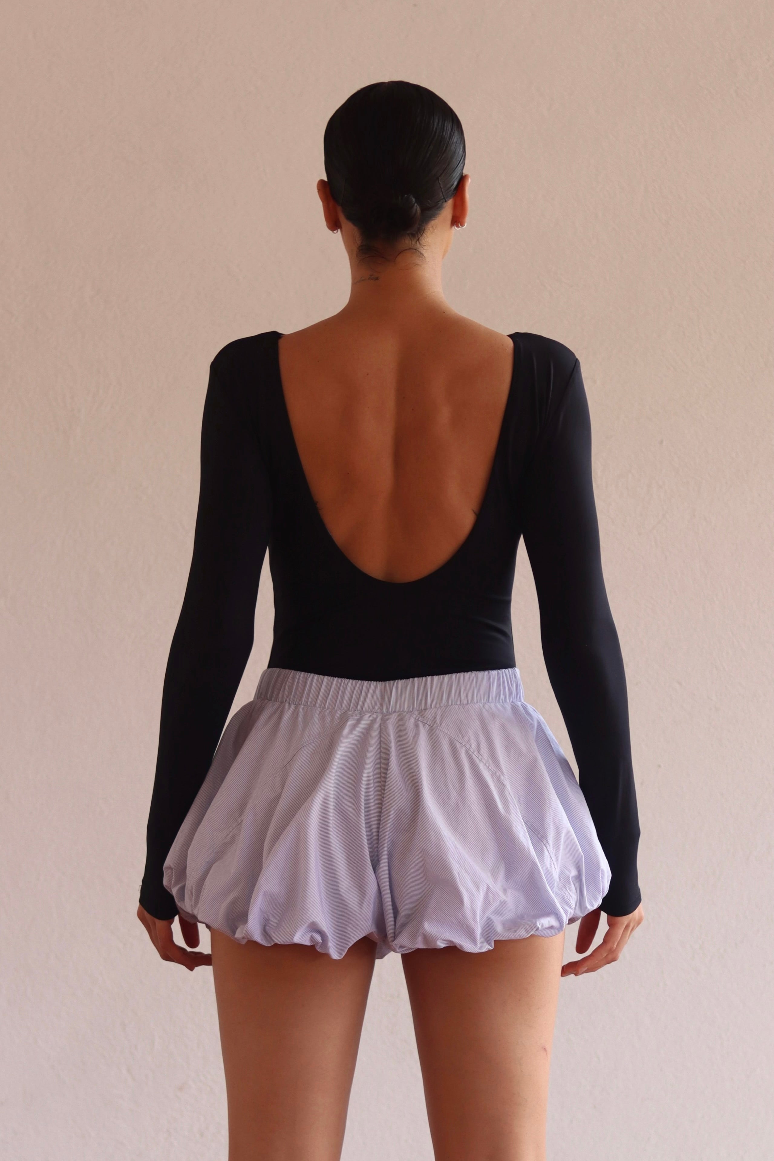 SHORTS SAORI - TALLA S-M - BLANCOS CON RAYAS AZULES