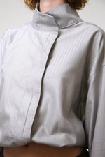Cargar imagen en el visor de la galería, CAMISA NEKKU - TALLA M/L - GRIS TEXTURA RAYAS
