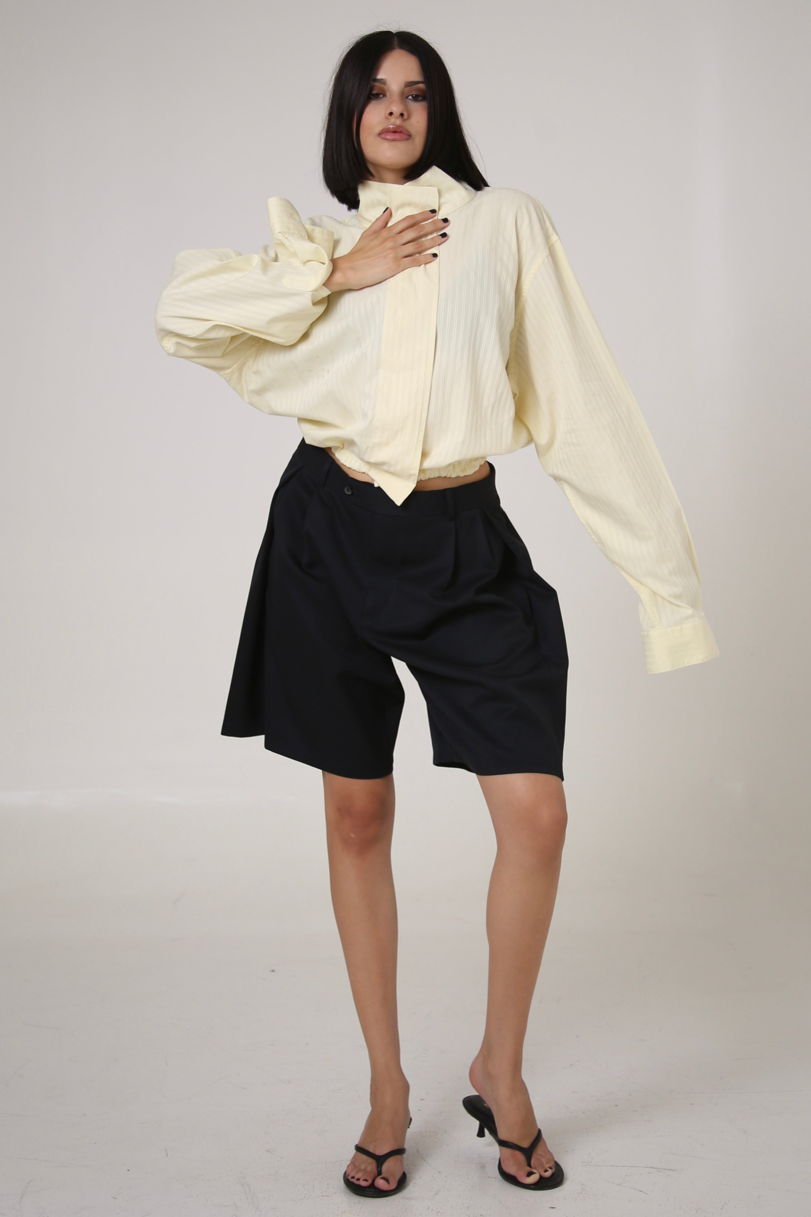 BERMUDAS URRARA - TALLA M - AZUL MARINO