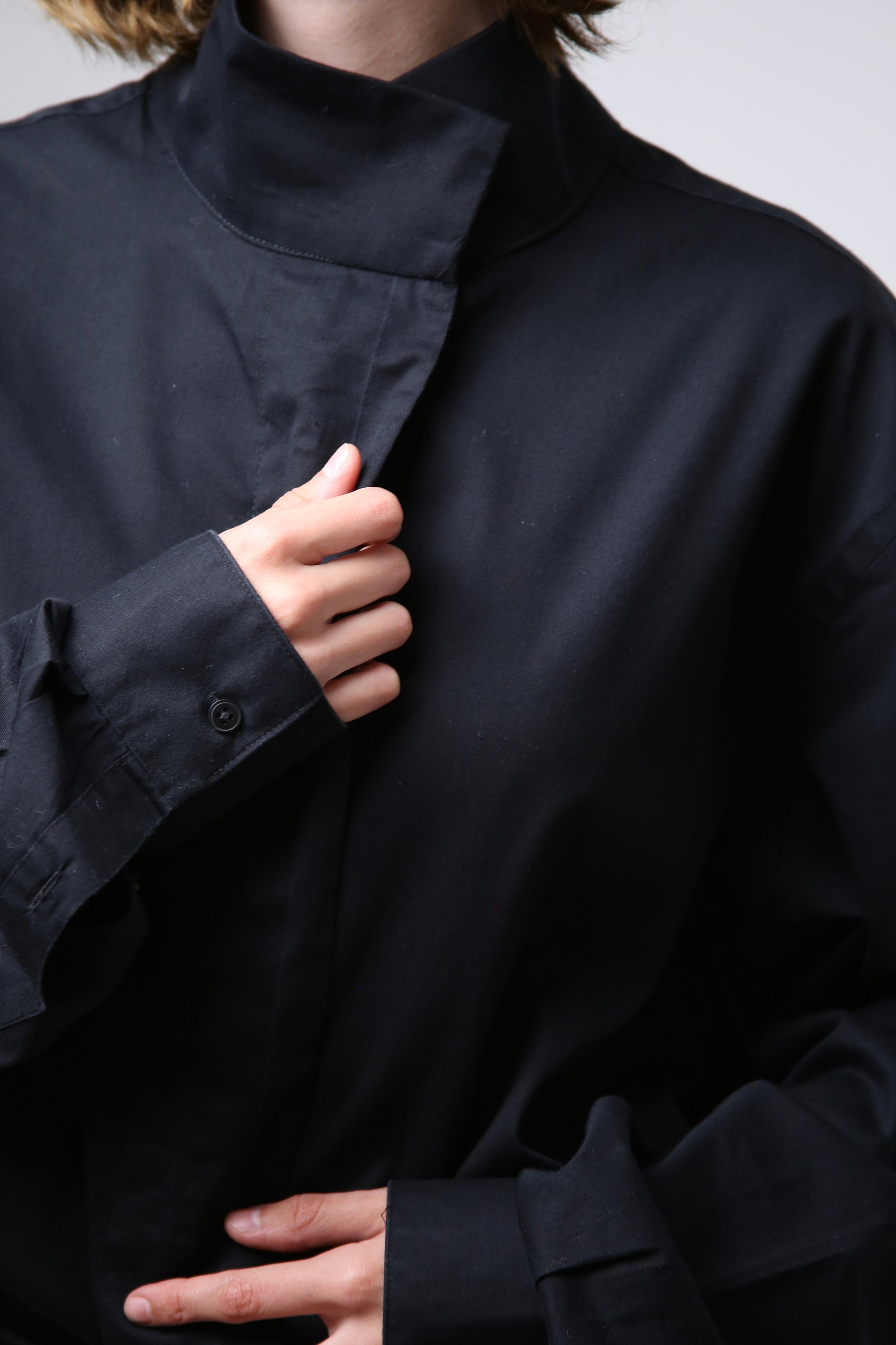 CAMISA NEKKU - TALLA S/M - NEGRO