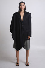Cargar imagen en el visor de la galería, BLAZER CAPA - NEGRO - TALLA M
