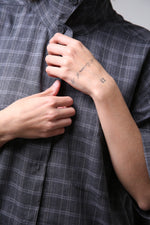 Cargar imagen en el visor de la galería, CAMISA JIN - TALLA L
