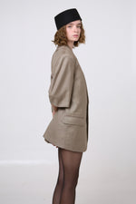 Cargar imagen en el visor de la galería, BLAZER HAN - TALLA M - BEIGE
